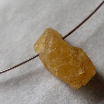 Medový Heliodor Brazílie, surový,vrtaný č.4
