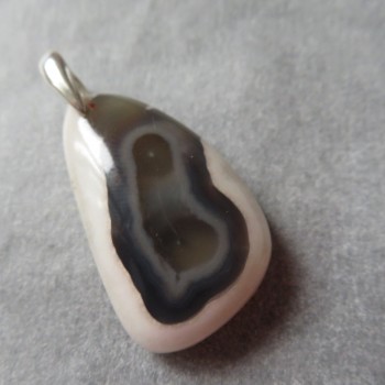 Eyelid chalcedony - pendant no. H1
