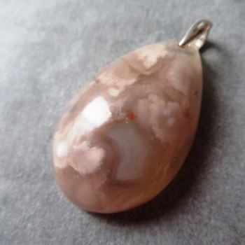 Květinový chalcedon přívěsek č.E1