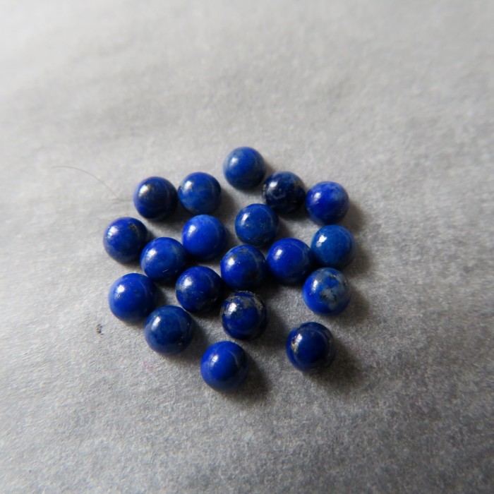Lapis lazuli cabochon, round 3mm