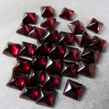 Almandine garnet, square 6mm, II. quality 1 pc