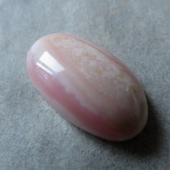 Růžový opál Peru, kabošon č.9