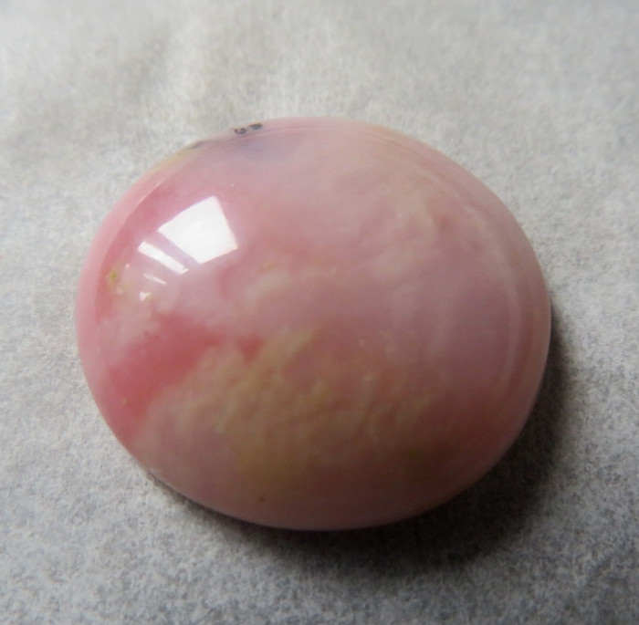 Růžový opál Peru, kabošon č.14