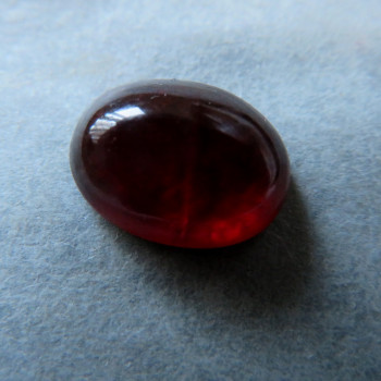 Rudý granát -hessonit,Tanzánie, kabošonek č.2