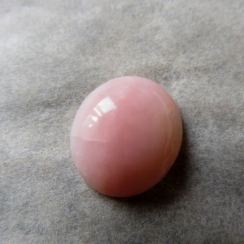 Růžový opál Peru, kabošon č.A1