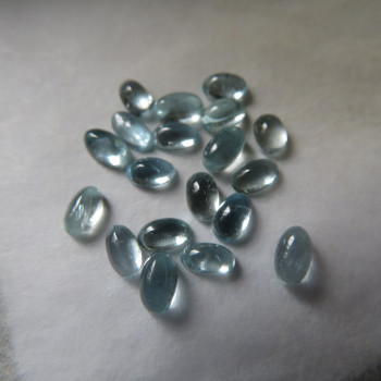 Aquamarine mini cabochon Mozambique, oval 3x5mm, 1pc