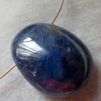 Large blue Sapphire - side drilled No.7