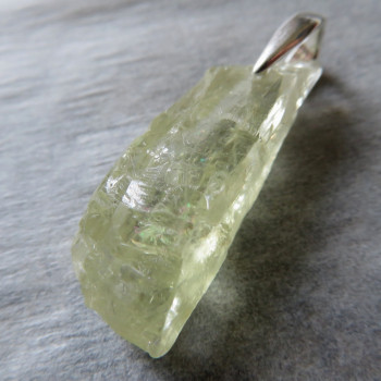 Hiddenite crystal, pendant H7