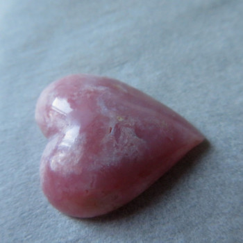Růžový opál Peru, srdíčko č.B10