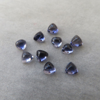 Cordierite (Iolite) mini triangular cabochon 3 mm, 1pc