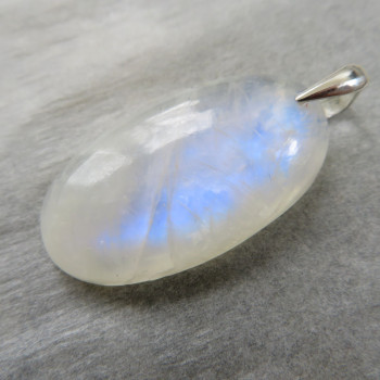 Moonstone, Pendant D13