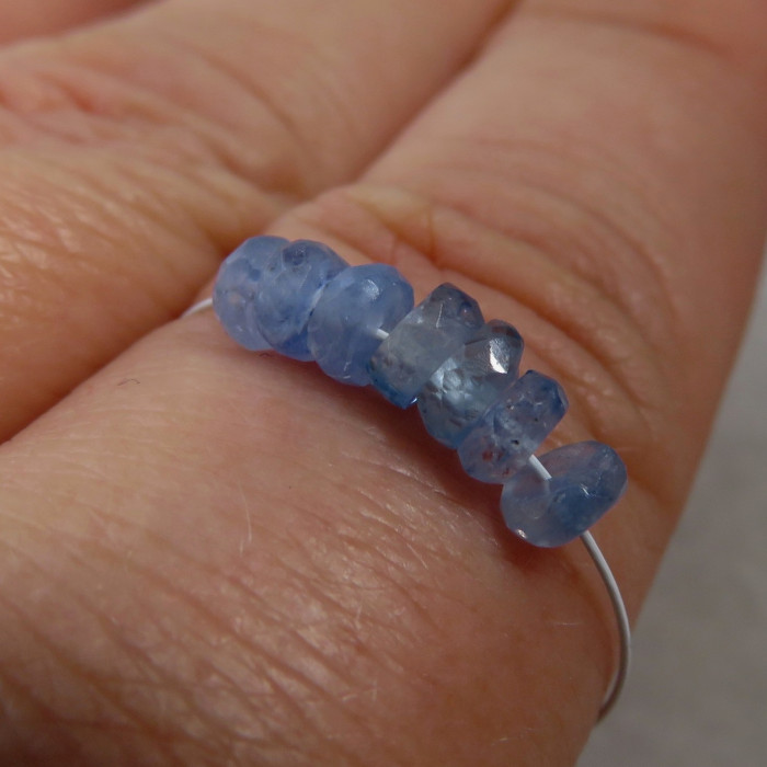 Blue sapphire, roundel 4x2mm (1pc).