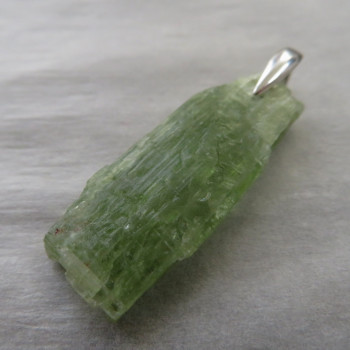Kyanite green, raw - pendant no. 4