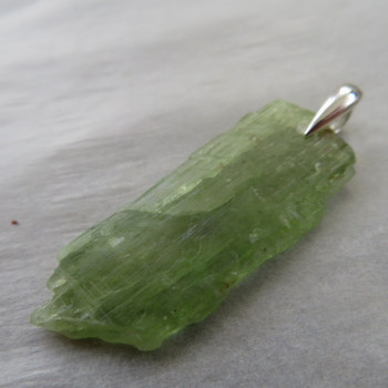 Kyanite green, raw - pendant no. 6
