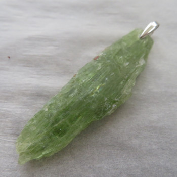 Kyanite green, raw - pendant No. 8