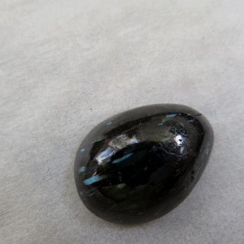 Nuummite,Grónsko, kabošon č.19