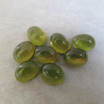 Vesuvian - cabochon, oval 8x6mm
