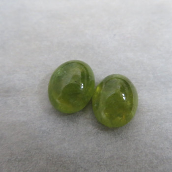 Vesuvián -pár (9x7 mm) č.7