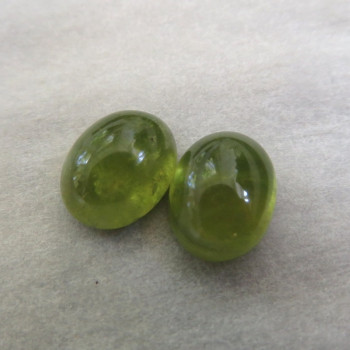 Vesuvián -pár (9x7 mm) č.10