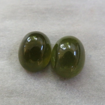 Vesuvian - pair (10x8 mm) No. A1