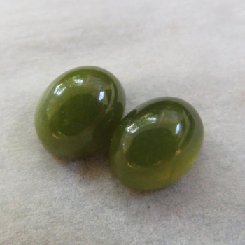 Vesuvián -pár (10x8 mm) č.A10