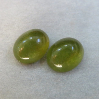 Vesuvián -pár (10x8 mm) č.A13