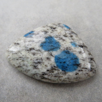 K2 azurite in granite, cabochon 4
