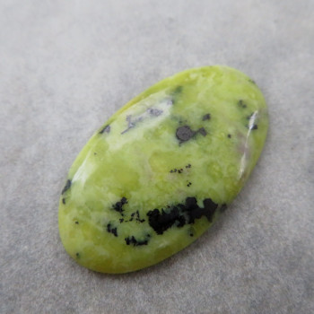 Lizardite Norway, large cabochon No. 09