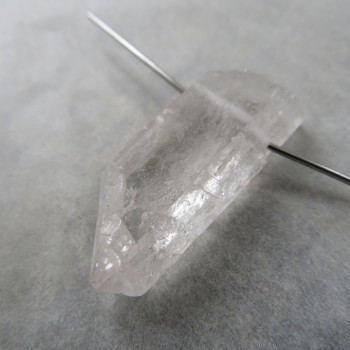 Čistý křišťál, - vrtaný krystal č.014