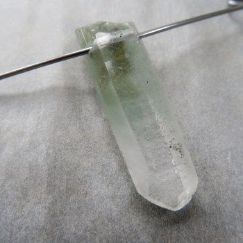 Křišťál s chlority - vrtaný krystal č.5