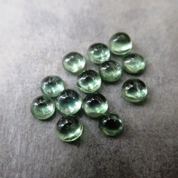 Kyanit zelený , 4 mm 1ks