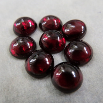Granát Almandin, kolečko 8mm- 1ks