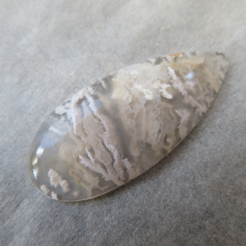 Plume agate USA, cabochon no.04