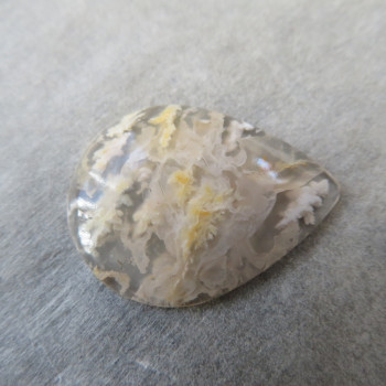 Plume agate USA, cabochon no.07