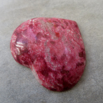 Thulite, Norway, cabochon no.1