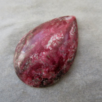 Thulite, Norway, cabochon no.3