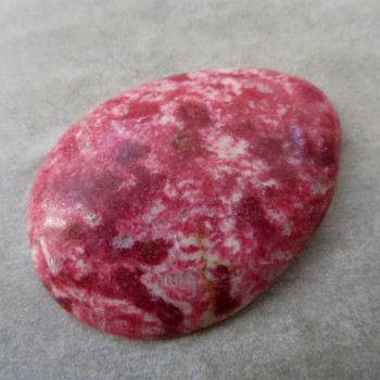 Thulite, Norway, cabochon no.4
