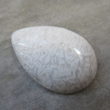 Scolecite, cabochon no.12