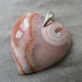 Agate Morocco heart pendant A1