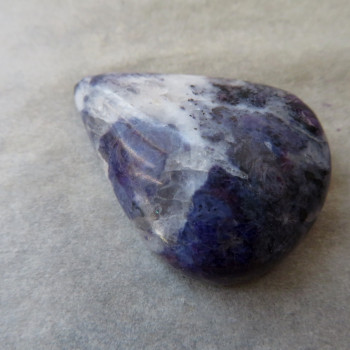Violán Italy, cabochon no.2