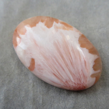 Stilbite with Scolecite cabochon no.01