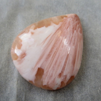 Stilbite with Scolecite cabochon no.02