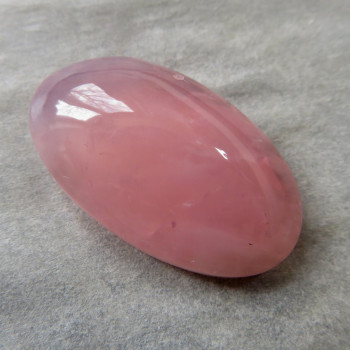 Rose quartz, extra color cabochon no.04