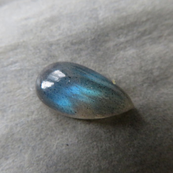 Labradorite - minicabochon no. L.012
