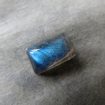 Labradorite - minicabochon no. L.015