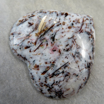 Astrophyllite Siberia, cabochon-heart no.1