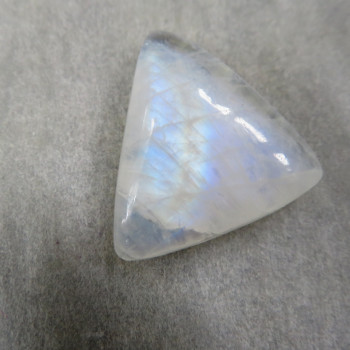 Moonstone, cabochon no.M8