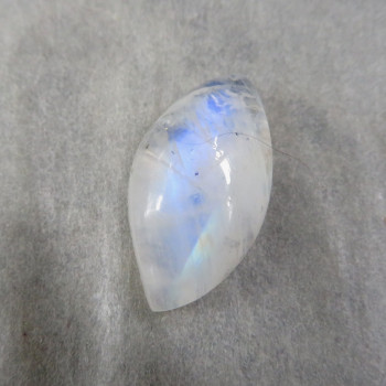 Moonstone, cabochon no.M9