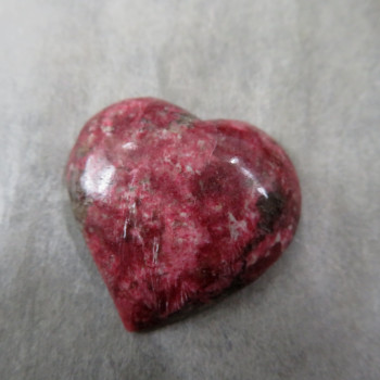 Thulite, Norway, cabochon no.07