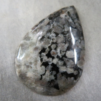 naujait